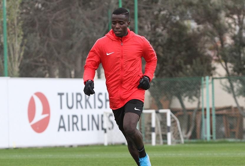 ''Neftçi'' baxışa yeni futbolçu dəvət etdi - 19 yaşı var