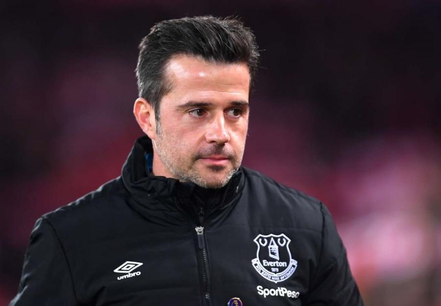''Everton'' baş məşqçisini istefaya göndərdi