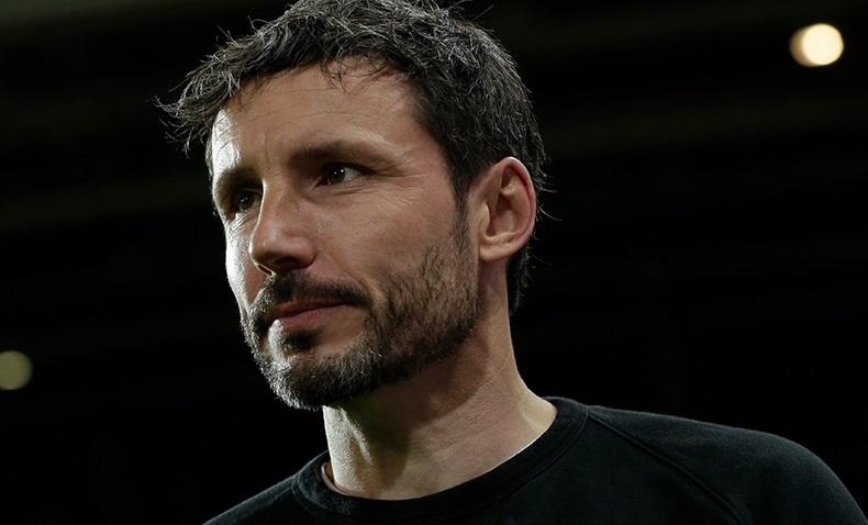 Van Bommel istefaya göndərildi