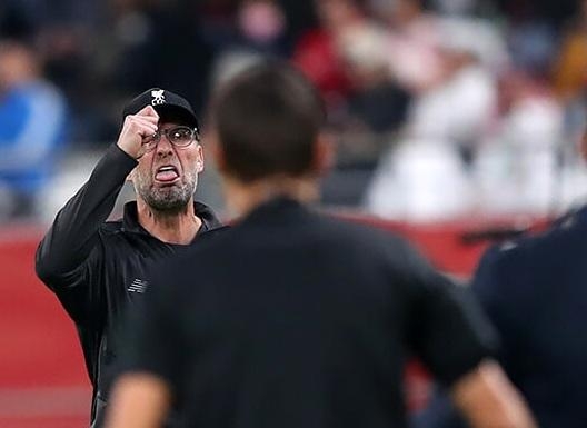 Klopp sarı vərəqə tələb edən həmkarını ələ saldı – Şəkillər