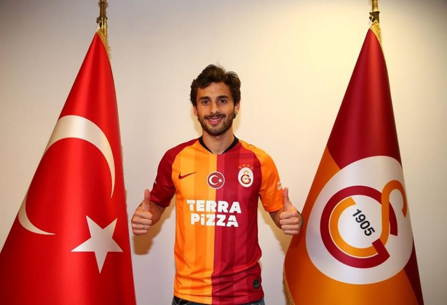 Uruqvaylı futbolçu ''Qalatasaray''da - Rəsmi