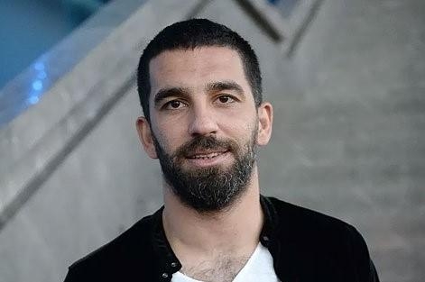 “Ən doğru yerə gedəcəyəm” – Arda Turan