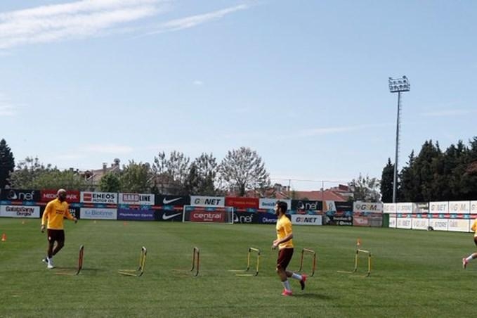 ''Qalatasaray'' da məşqlərə başladı