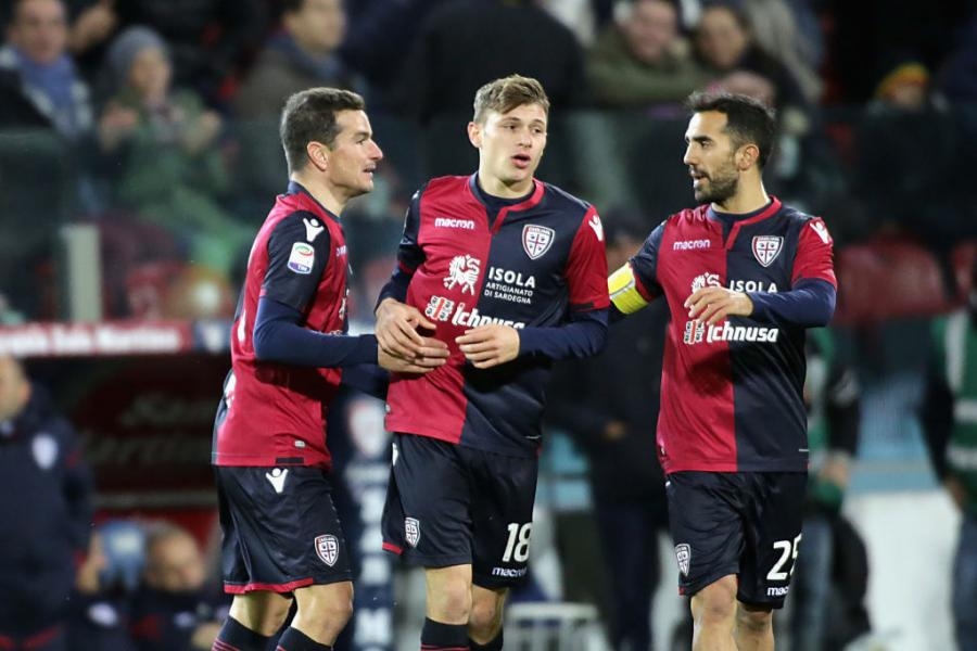 Futbolçular bir aylıq maaşlarından imtina etdilər