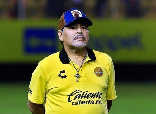 Maradona istefa verdi