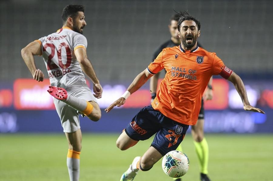 ''Qalatasaray'' ''Başakşəhər''lə heç-heçə etdi, ''Sivasspor'' uduzdu