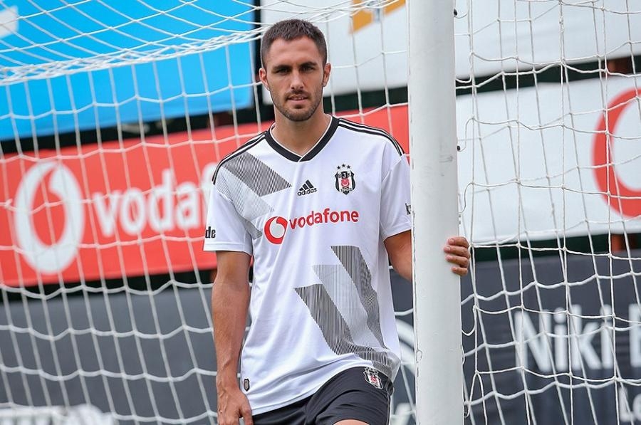 Viktor Ruis ''Beşiktaş''la müqaviləni ləğv etdi