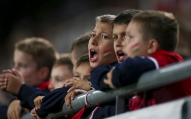 Millimizin oyununu stadiondan 15 min uşaq izləyəcək