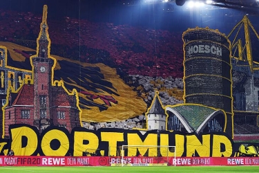 Dortmund fanatlarının möhtəşəm şousu - Şəkillər+Video 