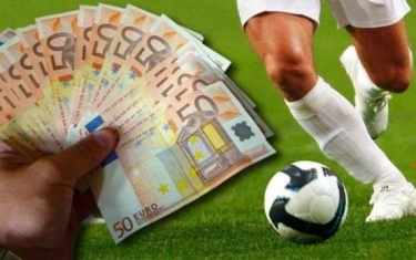 Futbolçular niyə yüksək əmək haqqı alırlar?