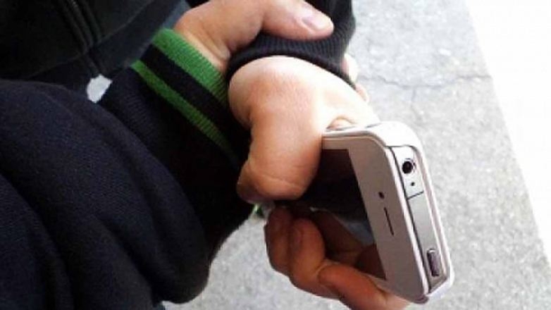 Bakıda qadına qarşı quldurluq: Bıçaqla yaralayıb telefonunu aldılar