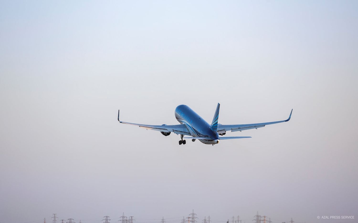 AZAL oktyabr ayının sonunadək İstanbul, Berlin və Londona xüsusi reyslər həyata keçirməyə davam edəcək