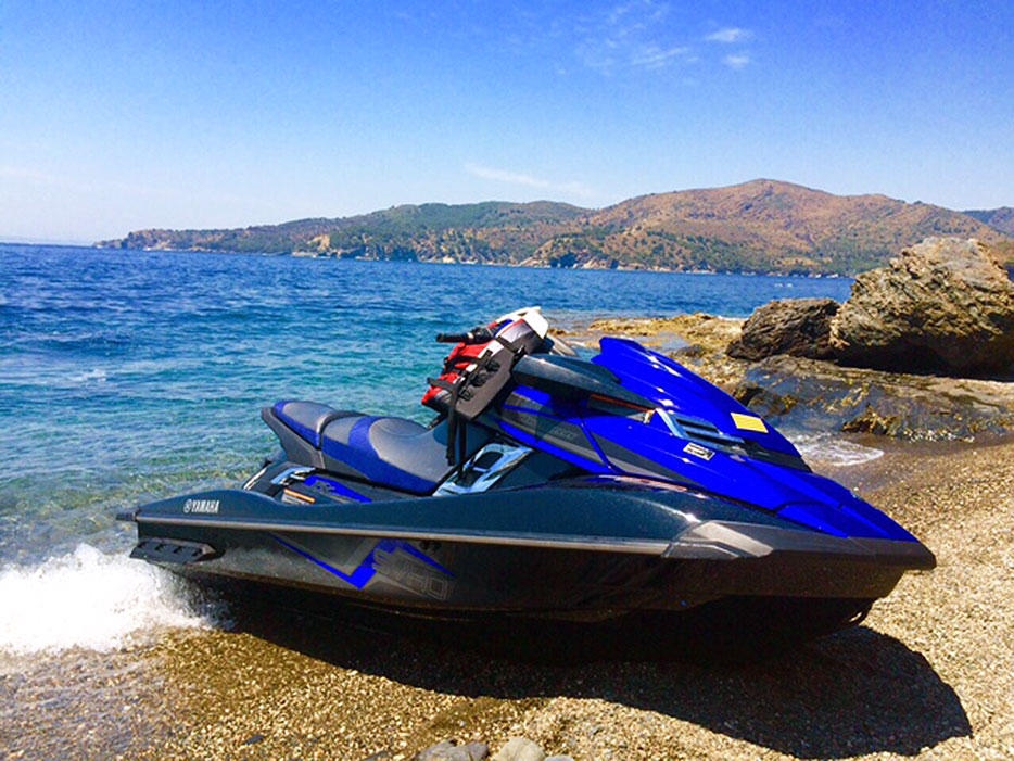 Xəzərdə jet-ski sürmək istədi, boğuldu