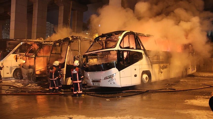 Bakıda ''Hyundai'' markalı avtobus yanıb