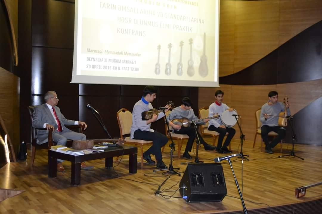 Azərbaycan tarı ilə bağlı elmi müzakirələr aparılıb (FOTO)