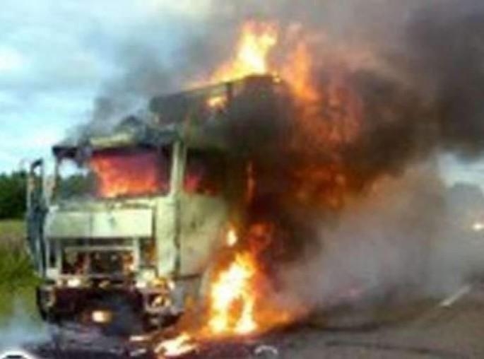 Qazaxda ''KamAZ'' yanıb