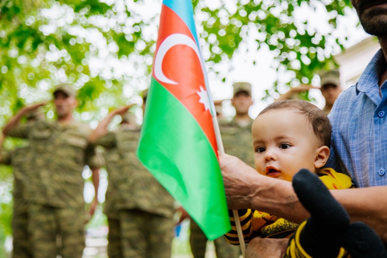 Şəhid övladları ''Əsgərə salam'' layihəsində (FOTO/VİDEO)