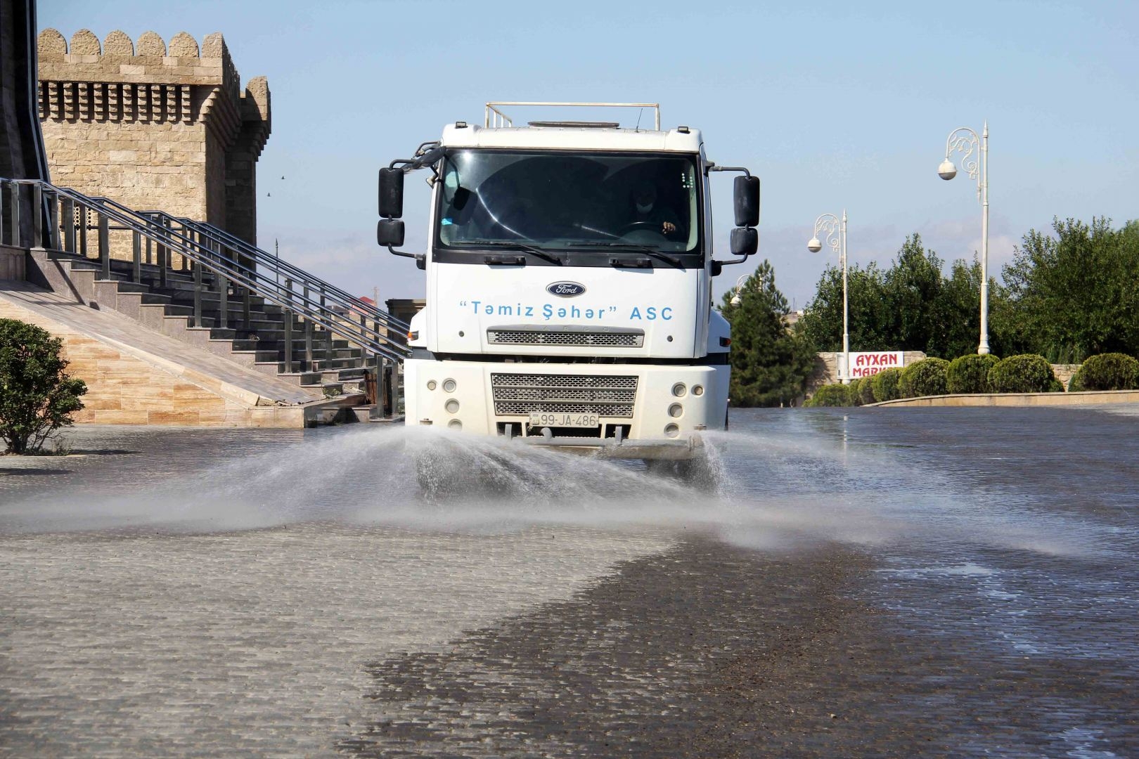 “Təmiz Şəhər” dezinfeksiya işlərini davam etdirir (FOTO)