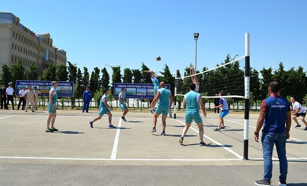 “Dəniz kuboku” müsabiqəsinin iştirakçıları yoldaşlıq görüşlərində güclərini sınayıblar (FOTO)