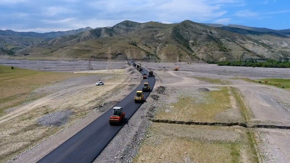 68 min əhalinin istifadə etdiyi yolun tikintisi yekunlaşır (FOTO)