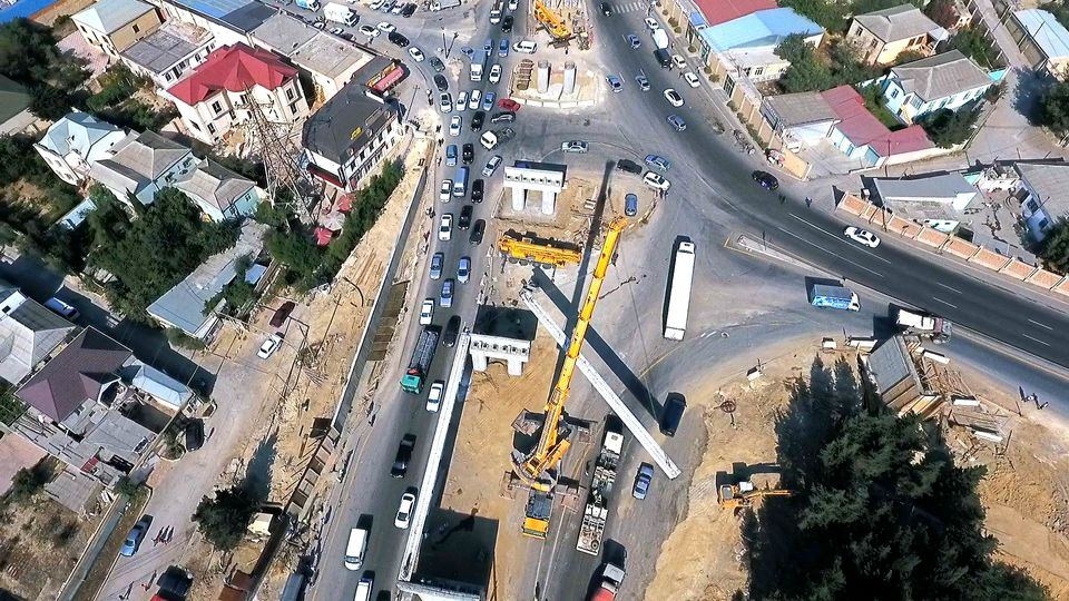 Sulutəpə dairəsində tikilən nəhəng yol qovşağı bu ilin sonu istifadəyə veriləcək (ÖZƏL)