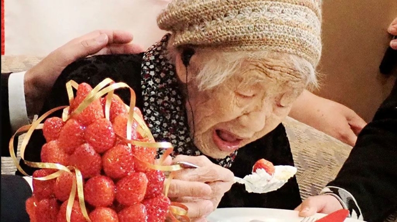 Dünyanın ən yaşlı qadını uzunömürlülük rekordu vurub