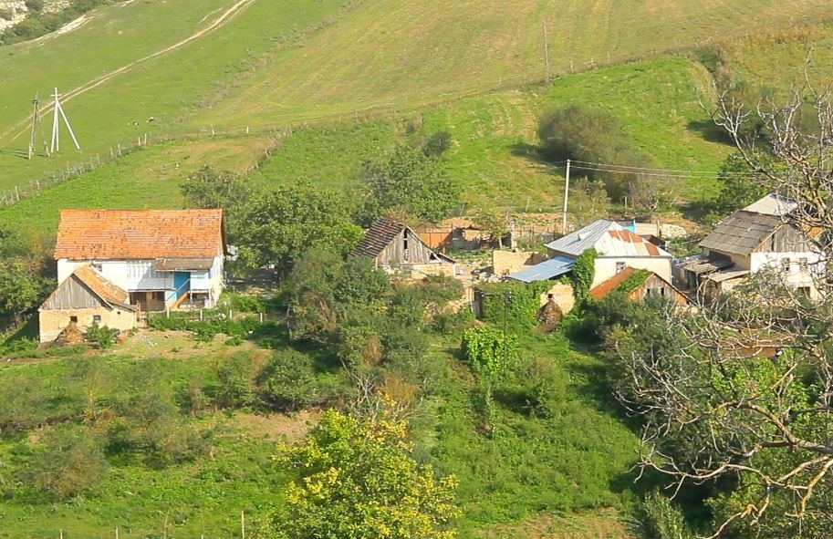 “Azərişıq” Rus Borisi kəndində yenidənqurma işlərinə start verib (FOTO/VİDEO)