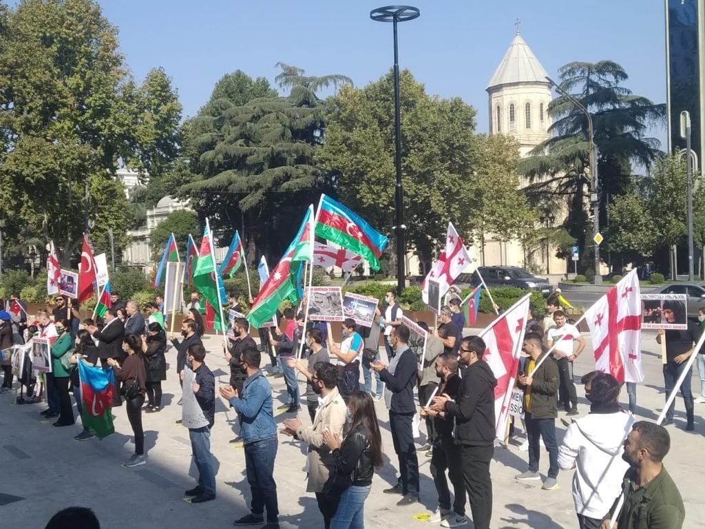 Gürcüstan azərbaycanlıları etiraz aksiyası keçirdi (FOTO)