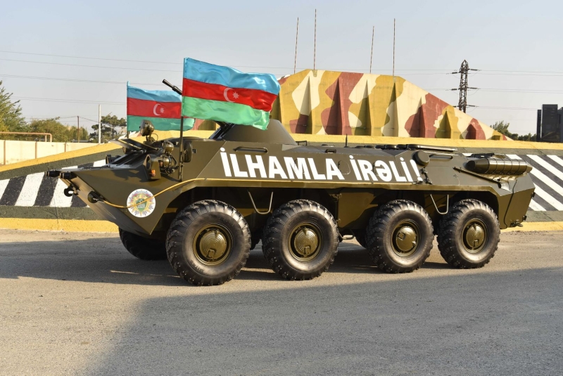 DSX-ya BTR-70M tipli Zirehli Nəqliyyat Vasitəsi hədiyyə edilib (FOTO)