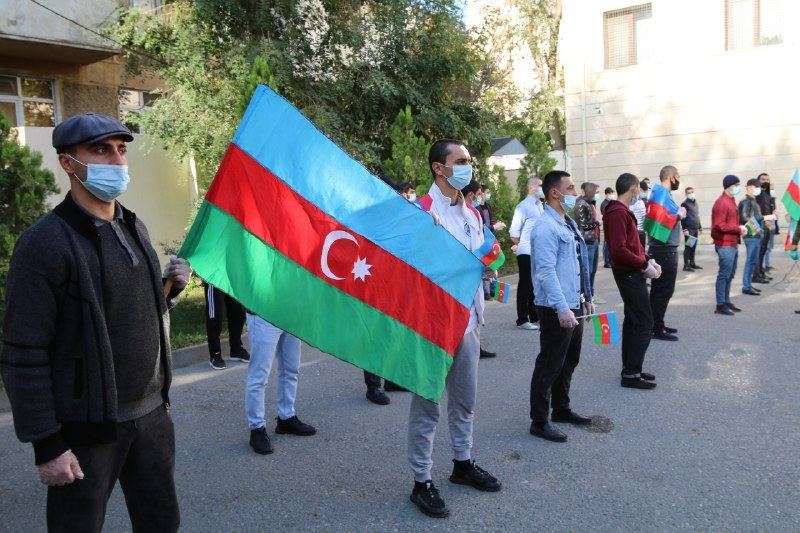 Müddətli həqiqi hərbi xidmətə çağırılan gənclər cəmiyyətə müraciət etdilər (FOTO)