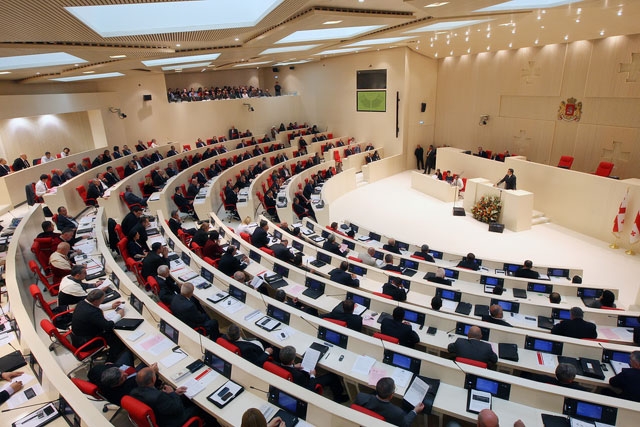 Gürcüstanda parlament seçkiləri keçirilir