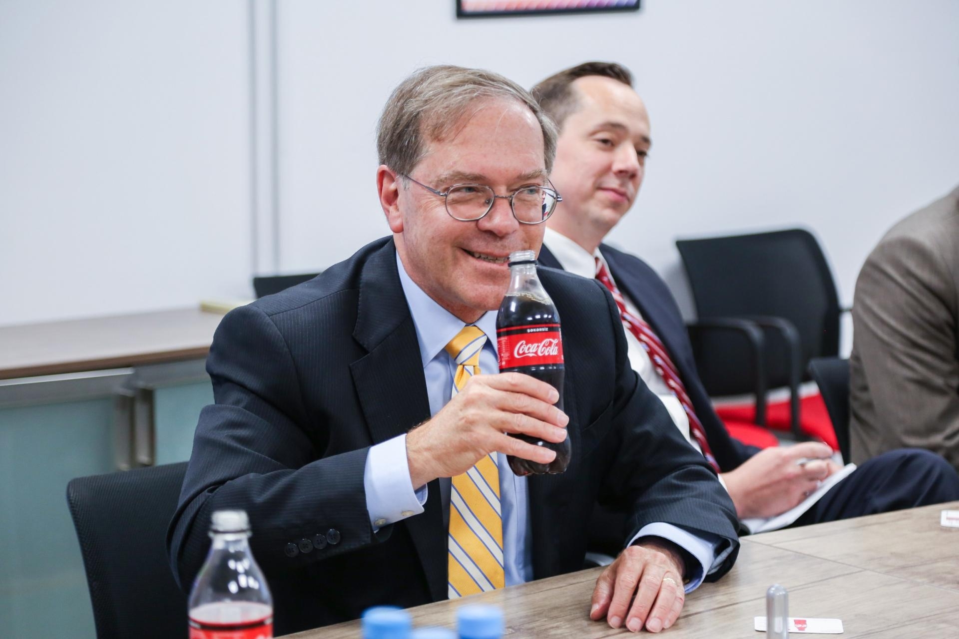 ABŞ səfiri “Coca-Cola” zavoduna baş çəkdi (FOTO)