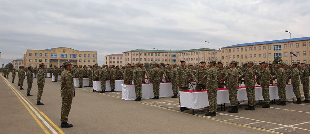 Naxçıvan Qarnizonu Qoşunlarında gənc əsgərlər Vətənə sədaqət andı içiblər (FOTO/VİDEO)