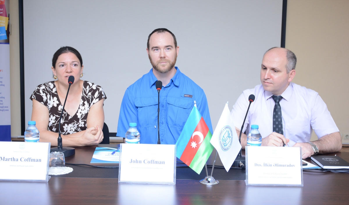 Aİİ-də “Azərbaycan və Amerika cəmiyyətlərində dinə münasibət” mövzusunda seminar keçirilib (FOTO)