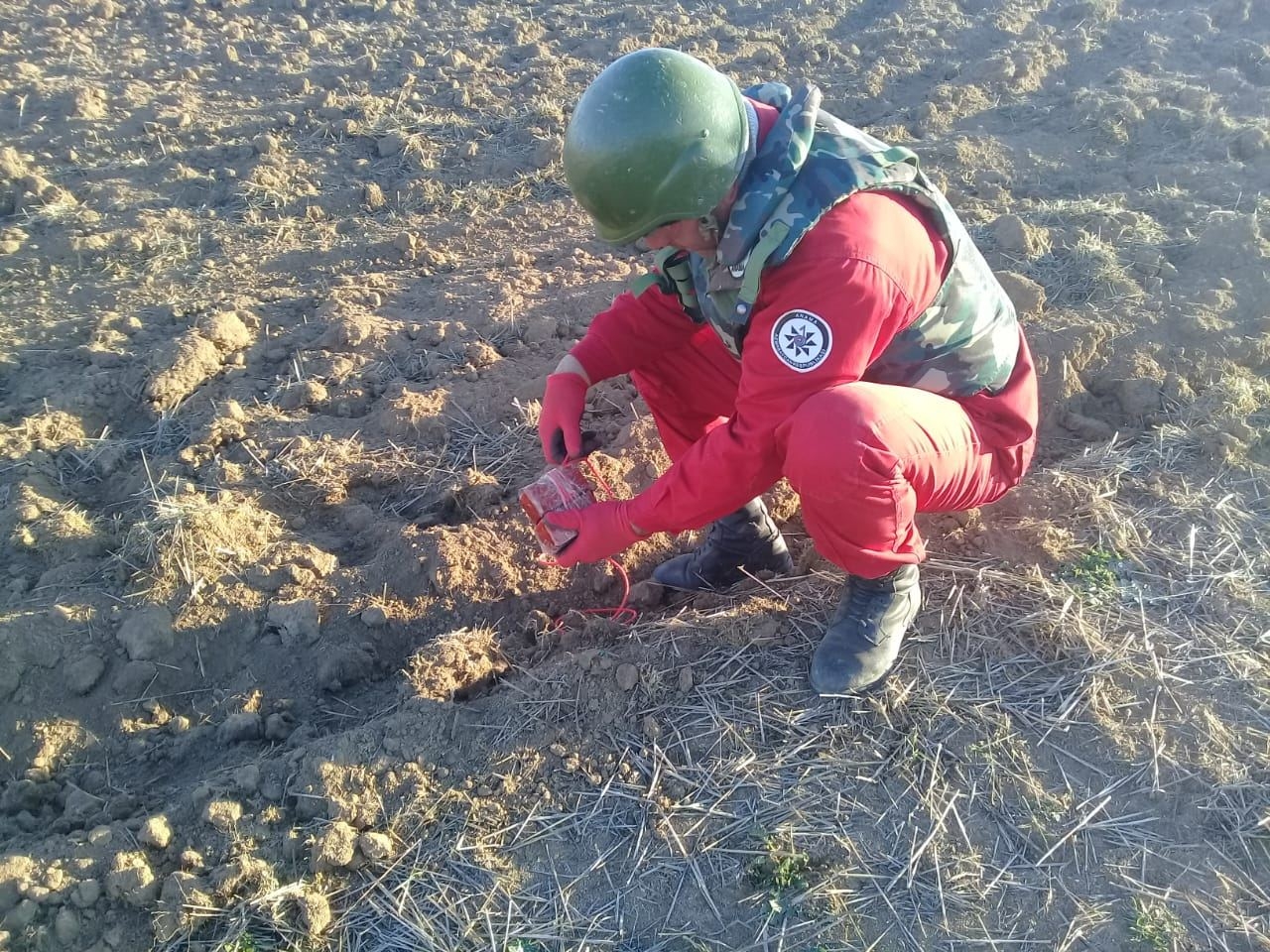 Cəbhəboyu ərazilərdə xeyli sayda partlamamış mina və sursat aşkarlanıb