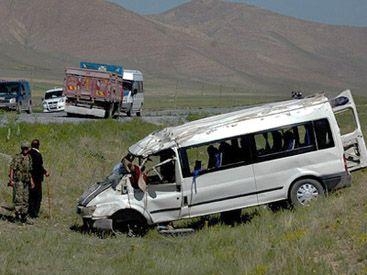 Masallıda yük maşını mikroavtobusla toqquşdu - 8 nəfər öldü