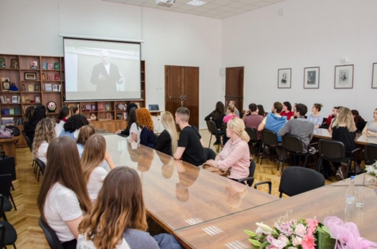 Azərbaycan dili Serbiyanın ən böyük universitetində tədris olunacaq (FOTO)