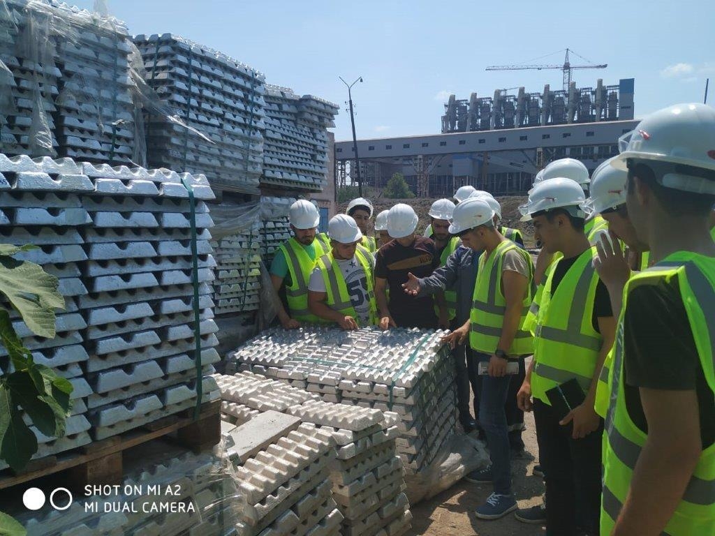 Tələbələr “Azəralüminium”da istehsalat təcrübəsi keçirlər (FOTO)