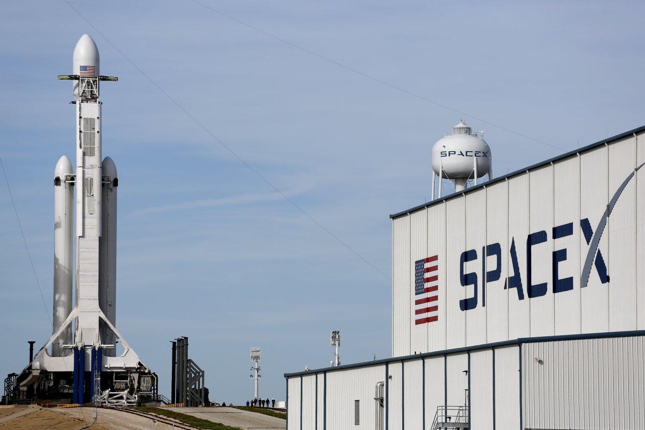 ''SpaceX'' Türkiyəyə məxsus rabitə peykinin buraxılışını həyata keçirib