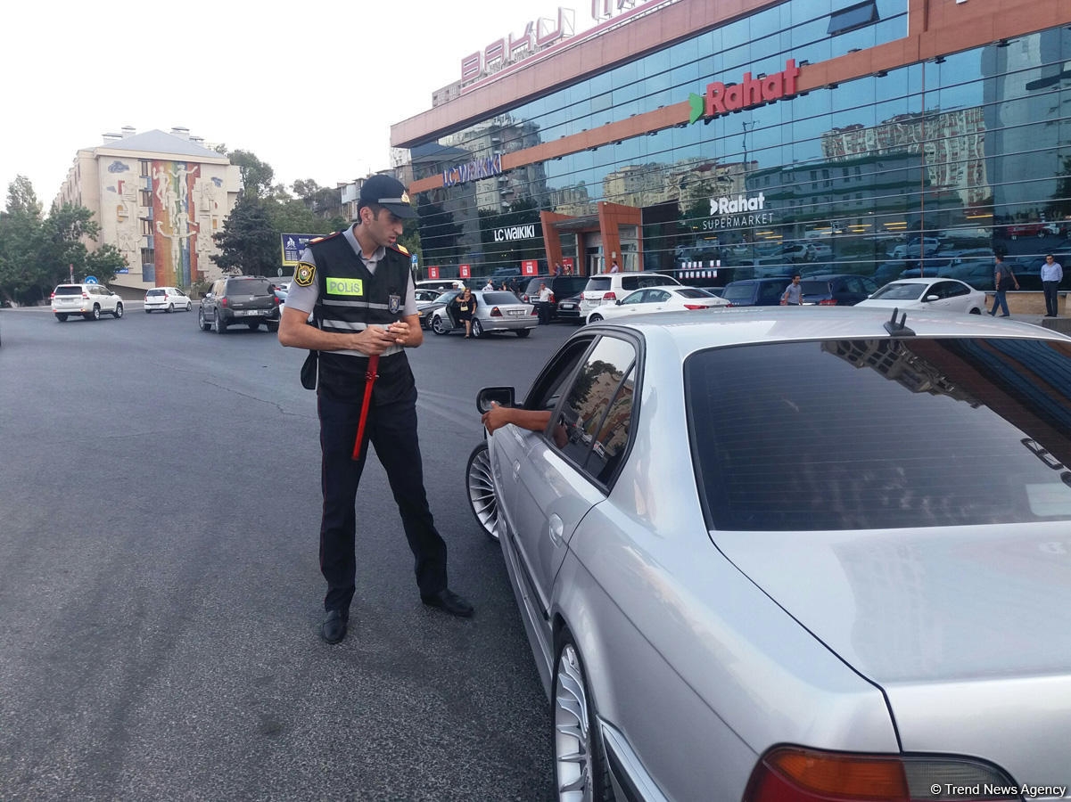 Yasmal polisi reyd keçirdi: 45 avtomobil saxlanıldı - SƏBƏB (FOTO)