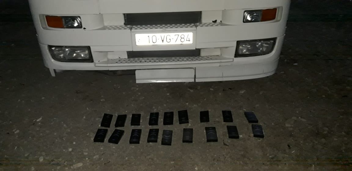 Gürcüstandan gələn avtomobildən 18 ədəd ''İphone 12'' tapıldı (FOTO)