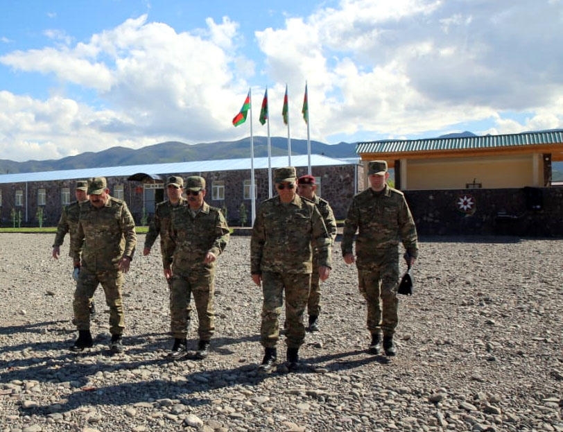 Zakir Həsənov cəbhəboyu zonada olub, müvafiq tapşırıqlar verib (FOTO)