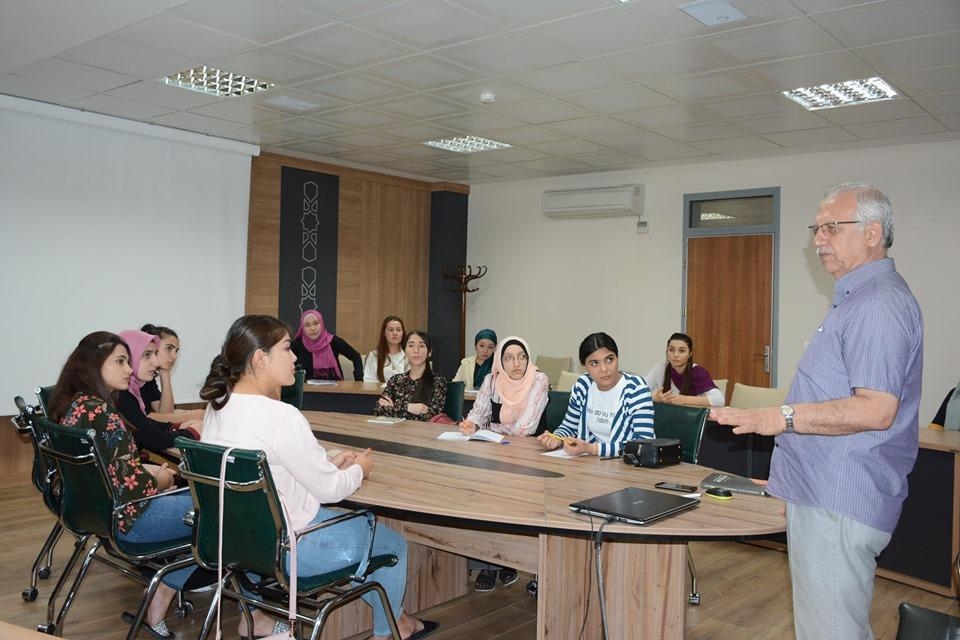 Aİİ tələbələrinin Bursada “Yay məktəbi” davam edir (FOTO)