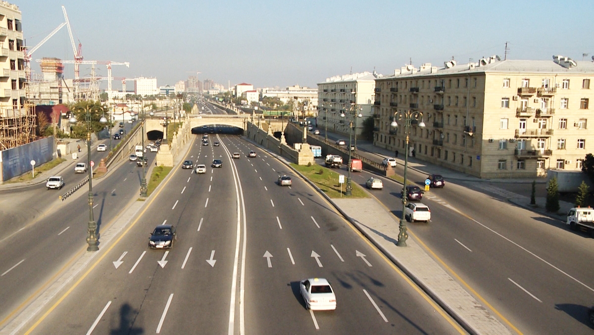 Azərbaycanda sərnişinlər ən çox hansı nəqliyyat növündən istifadə edir?