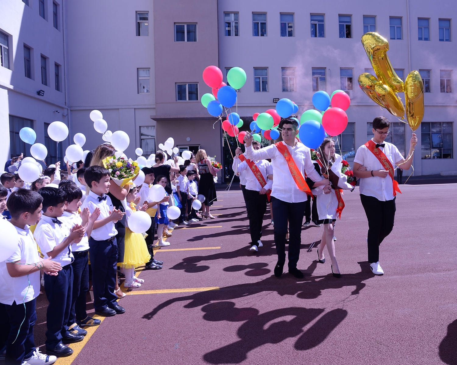 Bu il 112 məzun məktəbi qızıl, 67 məzun gümüş medalla bitirib