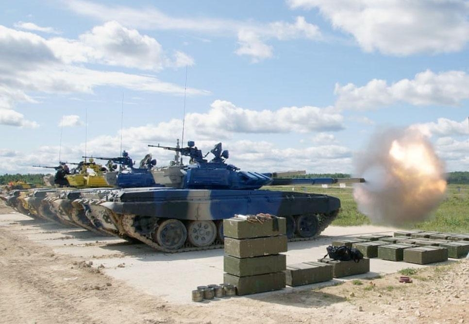 Azərbaycan tankçıları döyüş maşınlarının texniki vəziyyətini yoxlayıb (FOTO)