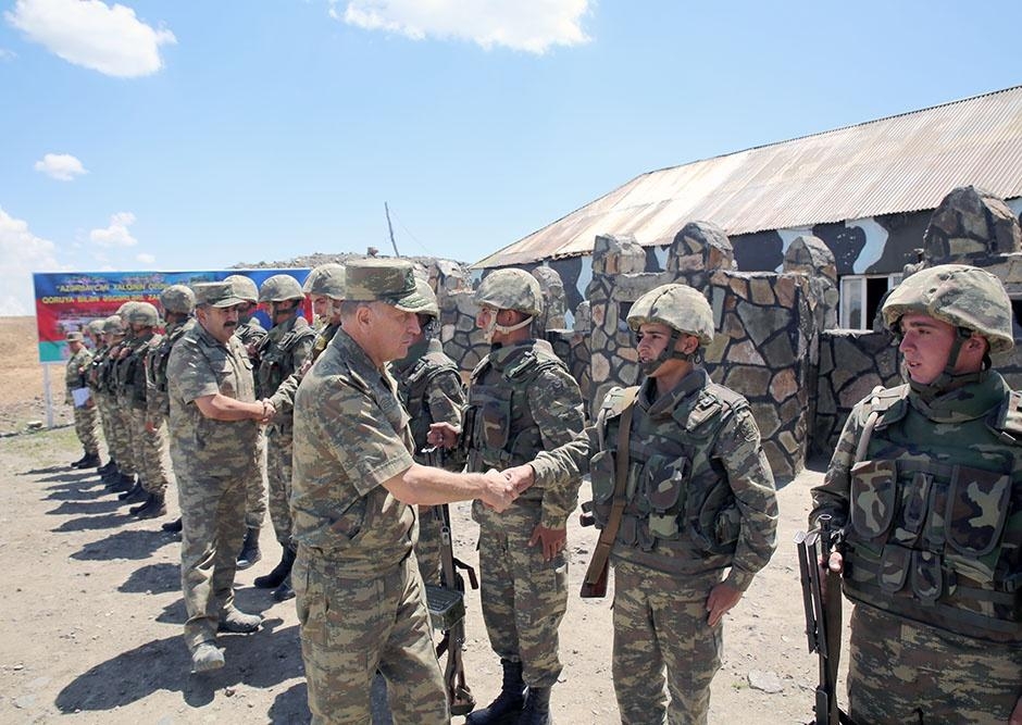 Cəbhə xəttində yerləşən bölmələrin qış mövsümünə hazırlığı yoxlanılıb (FOTO)