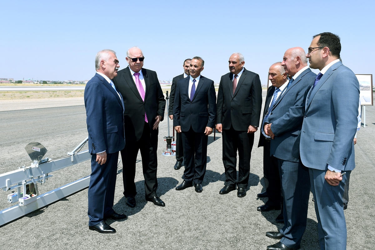 Vasif Talıbov və Cahangir Əsgərov Naxçıvan Hava Limanında ikinci uçuş-enmə zolağının tikintisinin gedişi ilə tanış olublar (FOTO)