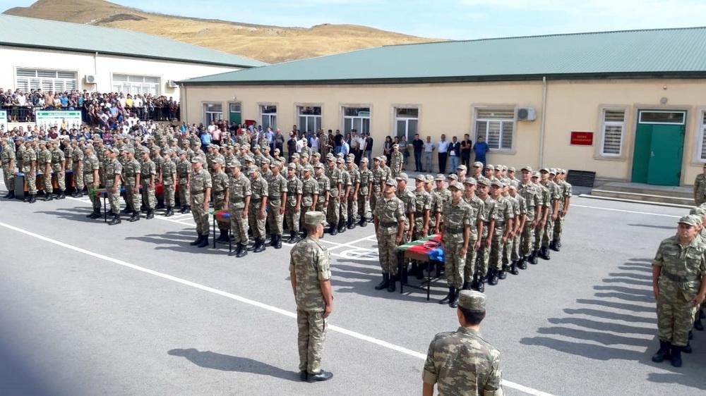 Azərbaycan Ordusunun təlim hissə və bölmələrində andiçmə mərasimi keçirilib