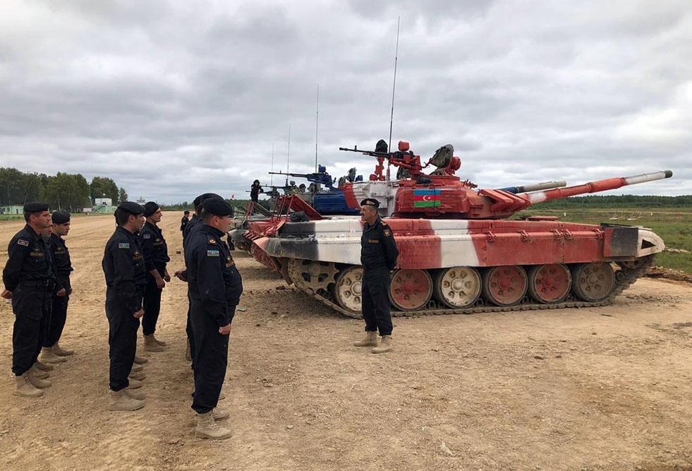 “Tank biatlonu” müsabiqəsində iştirak edən tankçılarımız final hazırlıqlarını başa vurublar (FOTO/VİDEO)